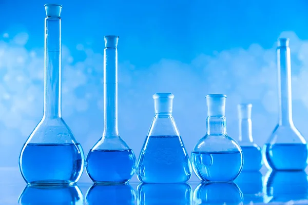 Лабораторні Свічки Науковий Експеримент Синій Фон — стокове фото