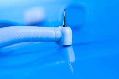 Diş hekimi, ekipman ayarlama araçları