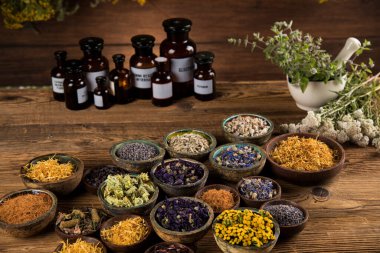 Alternatif tıp, kurumuş otlar.