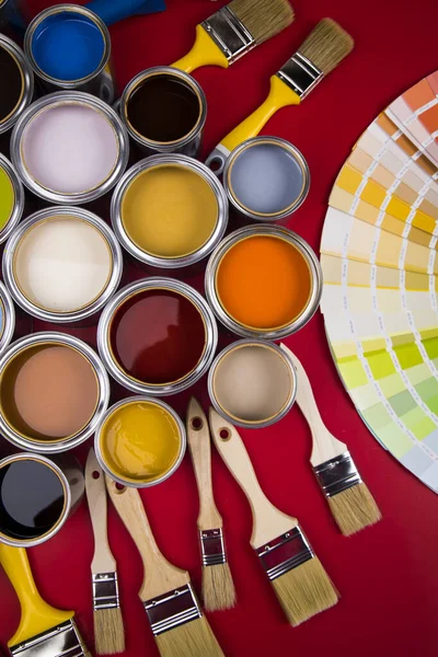Blechdosen Mit Farbe Pinsel Und Heller Farbpalette — Stockfoto