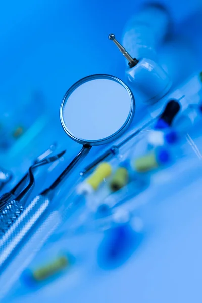 Zahnarztausrüstung Auf Blauem Hintergrund — Stockfoto