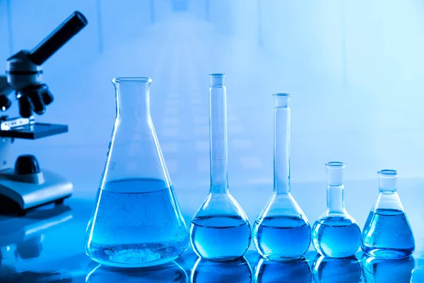 Vidros Científicos Para Experiências Químicas Equipamento Laboratório — Fotografia de Stock