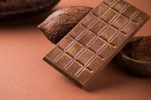 코코아 꼬투리 초콜릿 — 스톡 사진