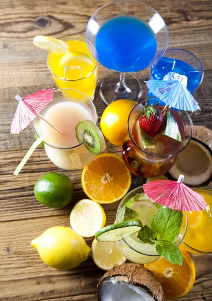 Various cocktails with fruits — Stock Photo, Image