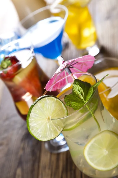 Various cocktails with fruits — Stock Photo, Image