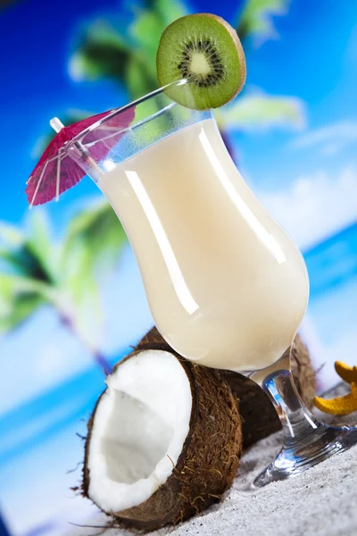Тропические напитки — стоковое фото