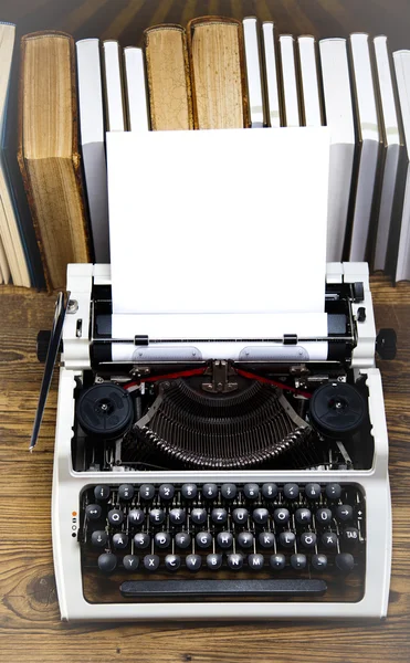 Vintage typewriter on the table — Stock Photo, Image