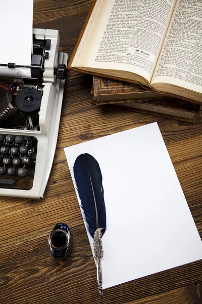 Retro typewriter with old paper — Stock Photo, Image