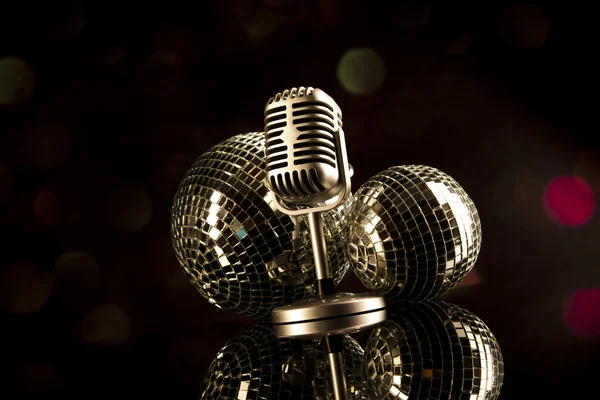 Microphone avec boules disco — Photo