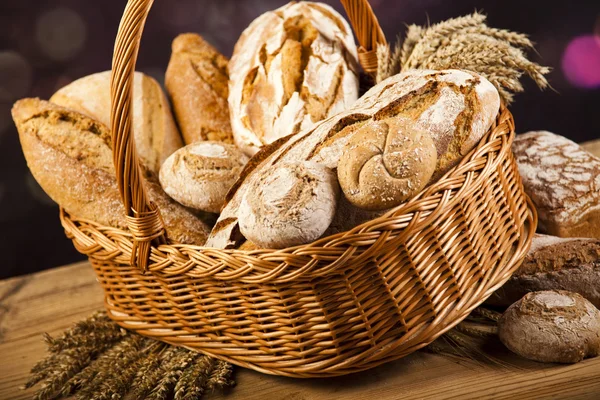 Sammansättning med limpor bröd — Stockfoto
