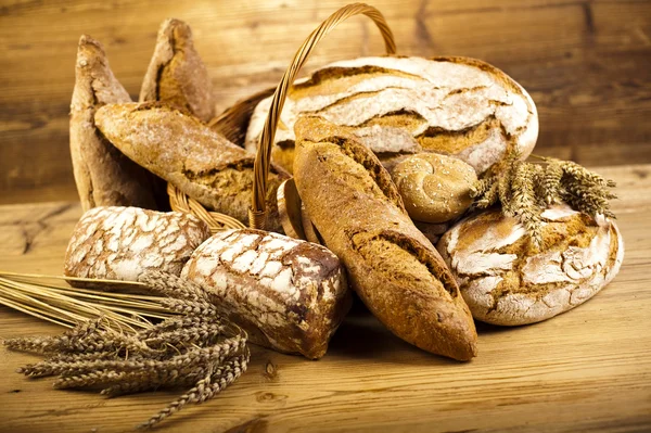 Traditionelle bagte brød - Stock-foto