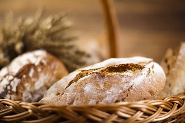 Traditionell gebackenes Brot — Stockfoto