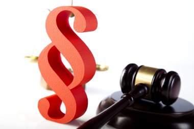 paragraf işaretiyle tokmak