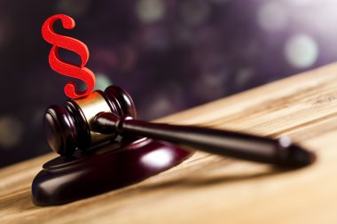 paragraf işaretiyle tokmak