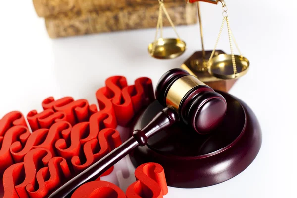 Wooden gavel and paragraph signs — Stock Photo, Image