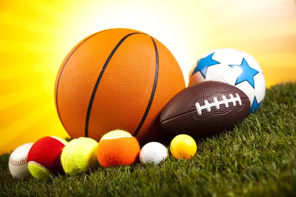Högen av sport bollar — Stockfoto