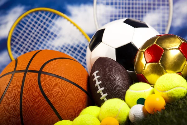 スポーツ装置とボール — Stockfoto