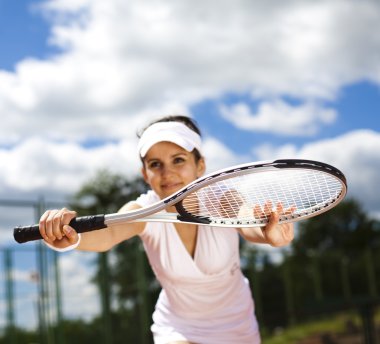 Tenis oynayan kız