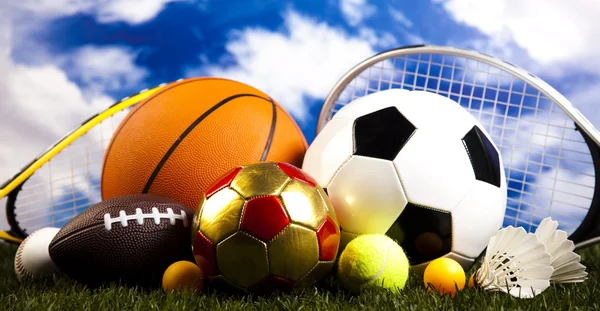 Sportovní vybavení a míčky — Stock fotografie