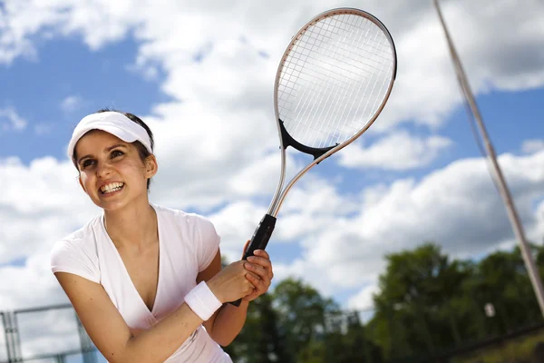 Tennis player ready for a serve — Stock Photo, Image