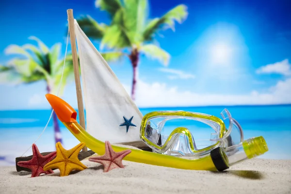 Máscara de natação e estrelas do mar — Fotografia de Stock