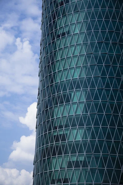 Edifício de escritórios moderno — Fotografia de Stock