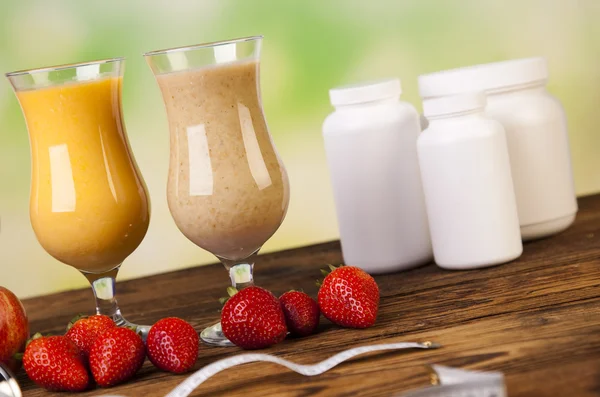 Frutas e batidos de proteínas — Fotografia de Stock