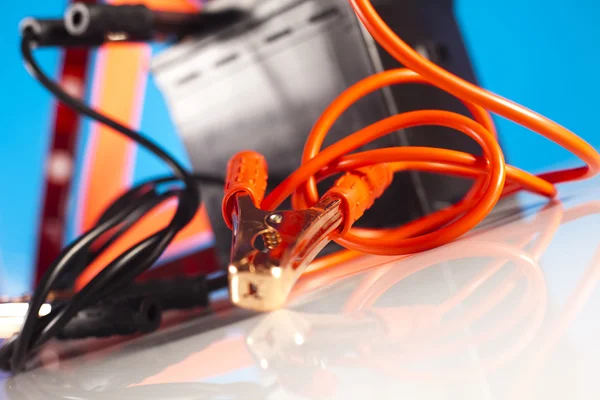 Car battery with jumper cables — Stock Photo, Image