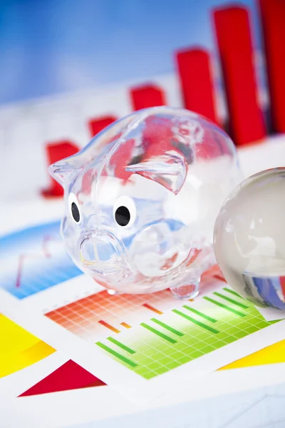 Pénzügyi fogalom-val globe gömb és piggybank — Stock Fotó