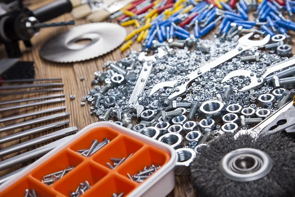 Strumenti di lavoro su fondo di legno — Foto Stock