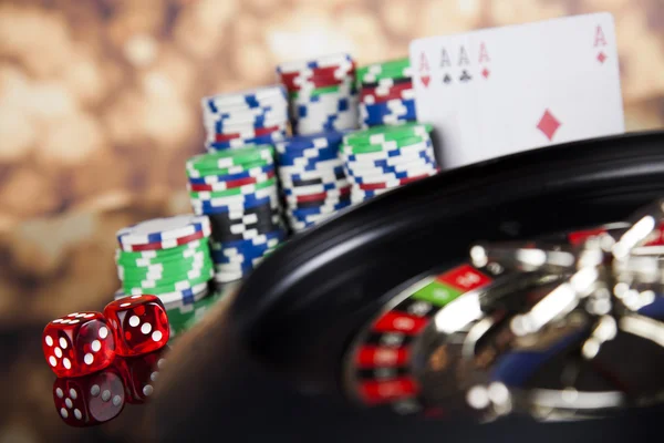 Chips de Poker com roleta — Fotografia de Stock