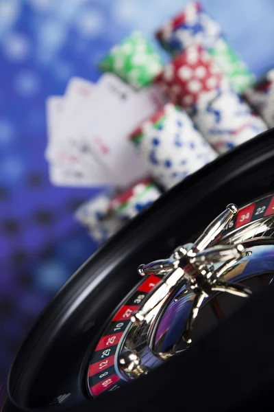 Chips di poker con roulette — Foto Stock