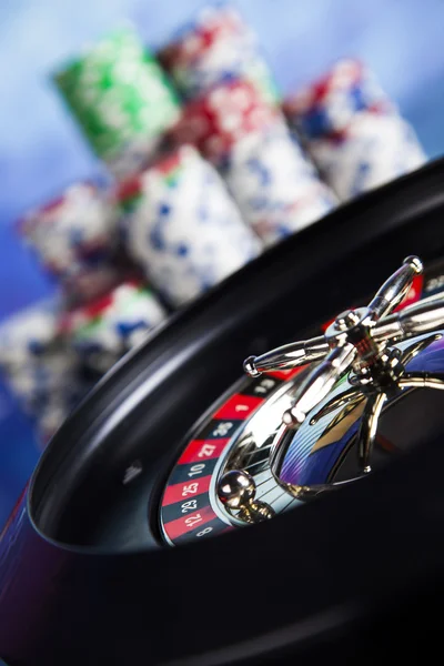 Chips di poker con roulette — Foto Stock