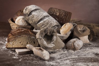 Taze pişmiş ekmek.