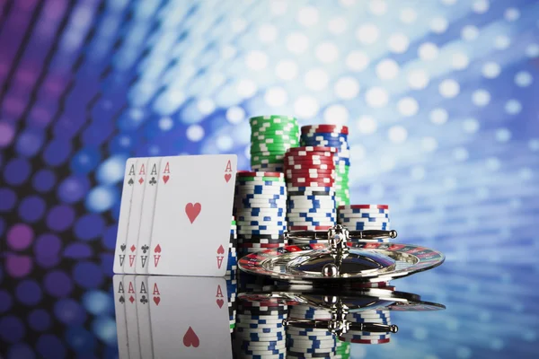 Fichas de Poker con ruleta —  Fotos de Stock