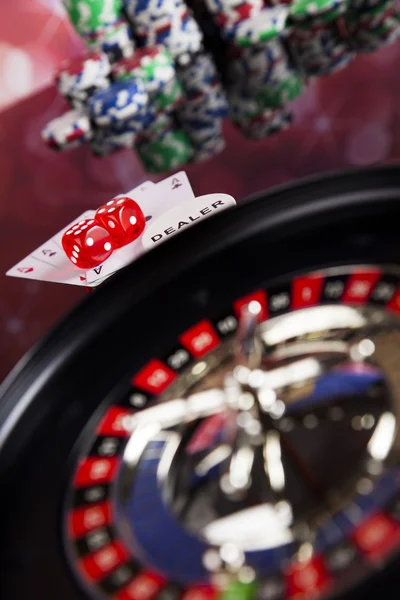 Jetons de poker avec roulette — Photo