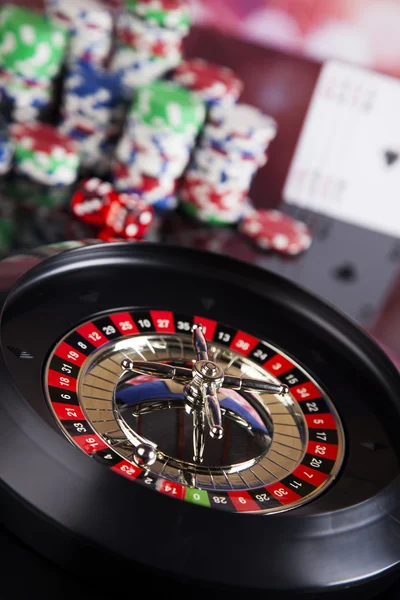 Fichas de Poker con ruleta — Foto de Stock