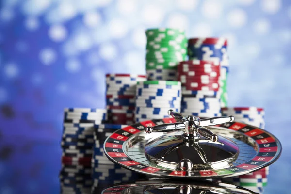 Pokerchips mit Roulette — Stockfoto