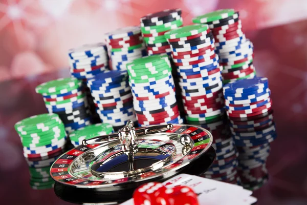 Chips de Poker com roleta — Fotografia de Stock