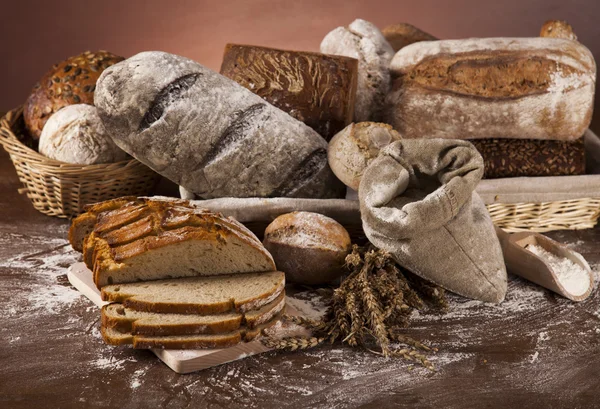 Frisch gebackenes Brot — Stockfoto