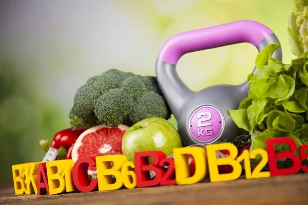 Γυμναστήριο βιταμίνη έννοια, νωπών φρούτων και λαχανικών — Φωτογραφία Αρχείου