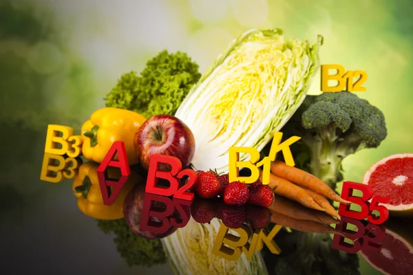 Concepto de vitamina fitness, frutas y verduras frescas — Foto de Stock