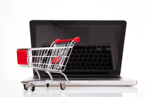 Computer, Online winkelen concept op witte achtergrond — Stockfoto