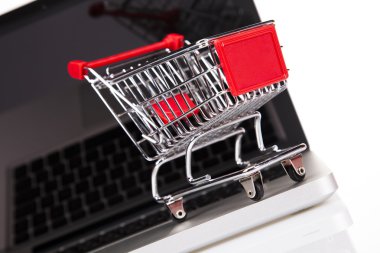 Bilgisayar, Online alışveriş kavramı beyaz arka planda