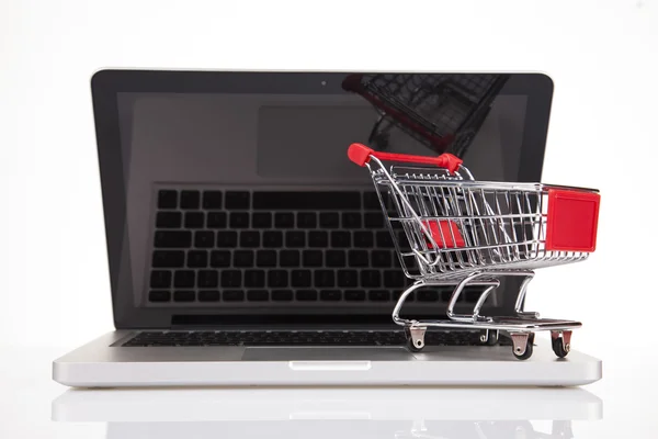 Conceito de compras on-line, fundo do computador — Fotografia de Stock