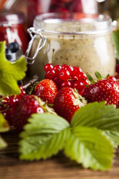 Homemade fruit jam in the glass jars — Stock Photo, Image