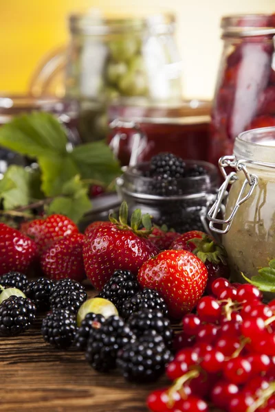 Homemade fruit jam in the glass jars — Stock Photo, Image