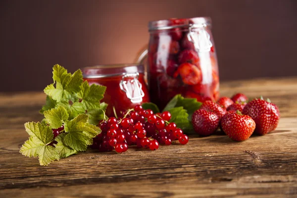 Mermelada de fruta casera en el vaso —  Fotos de Stock