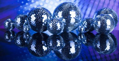 parlak disco balls