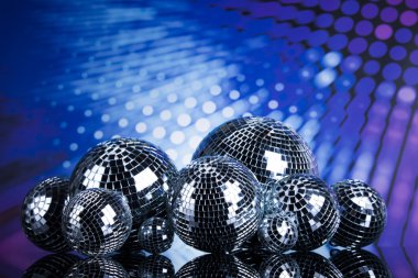 parlak disco balls